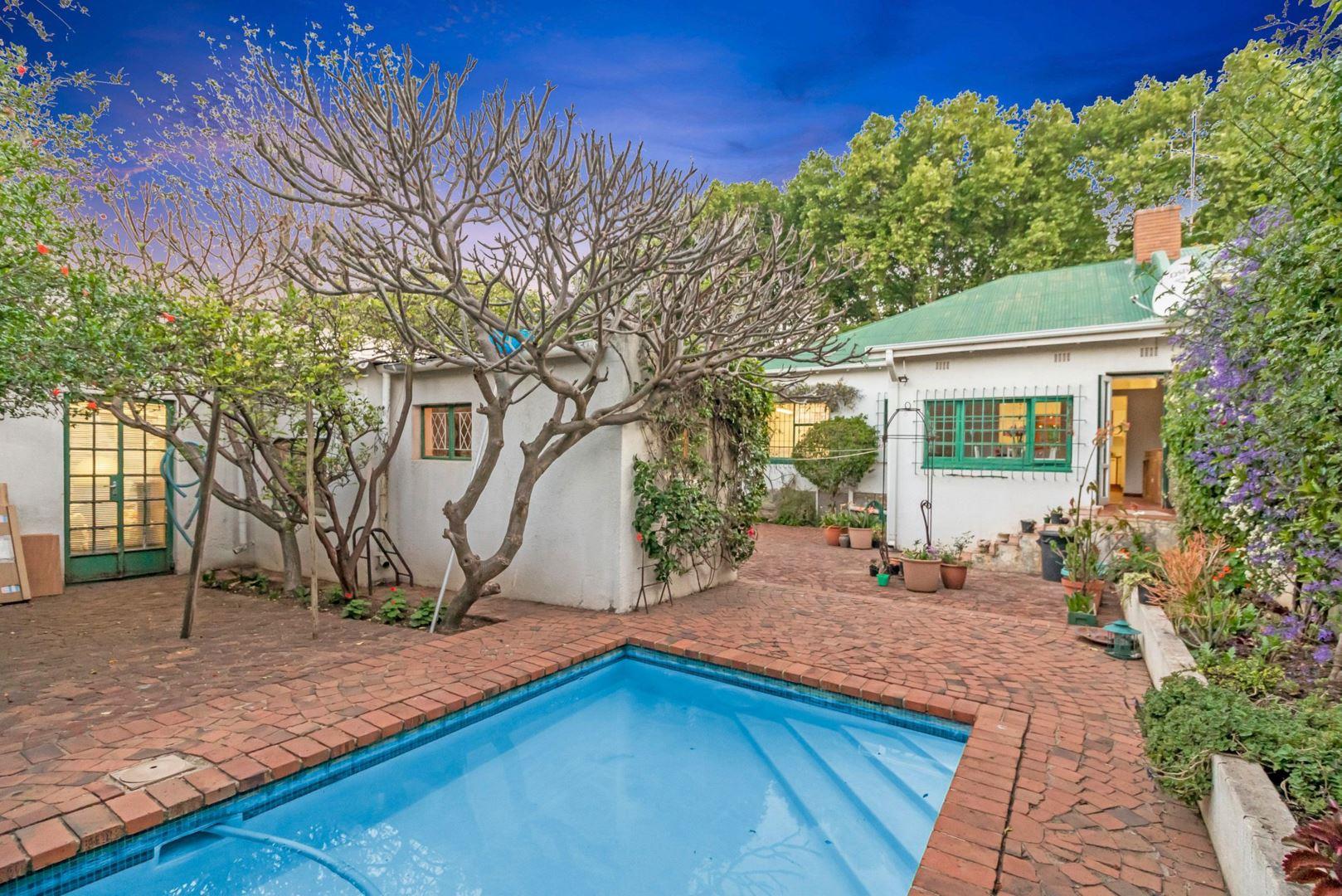 2 Bedroom House for sale in Orchards P24113454198