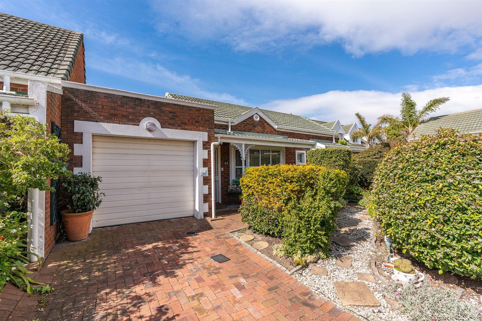 Pinelands, Cape Town Property Townhouses for sale in Pinelands, Cape