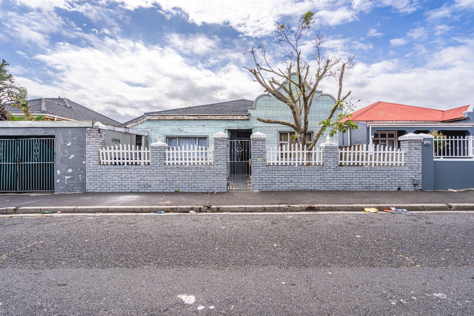 4 Bedroom House for sale in Maitland 10 Oxford Street P24113456677