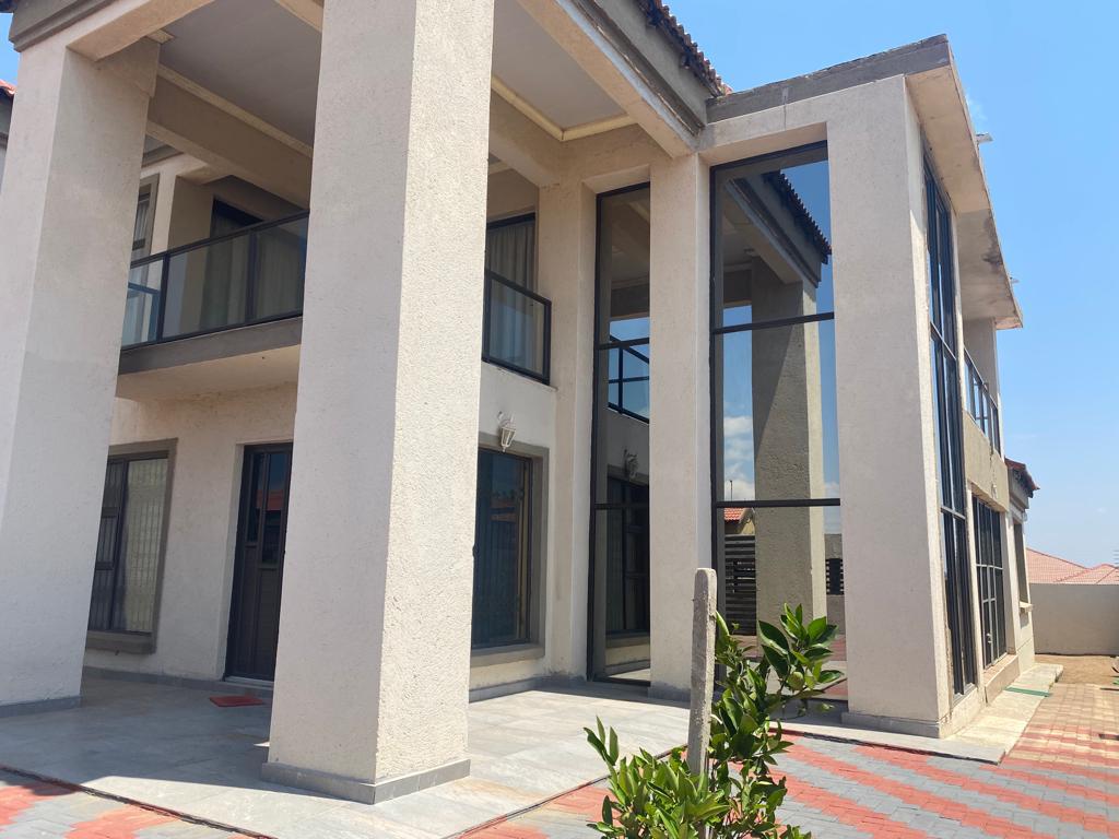 4 Bedroom House for sale in Nirvana Ext 3 P24113521180