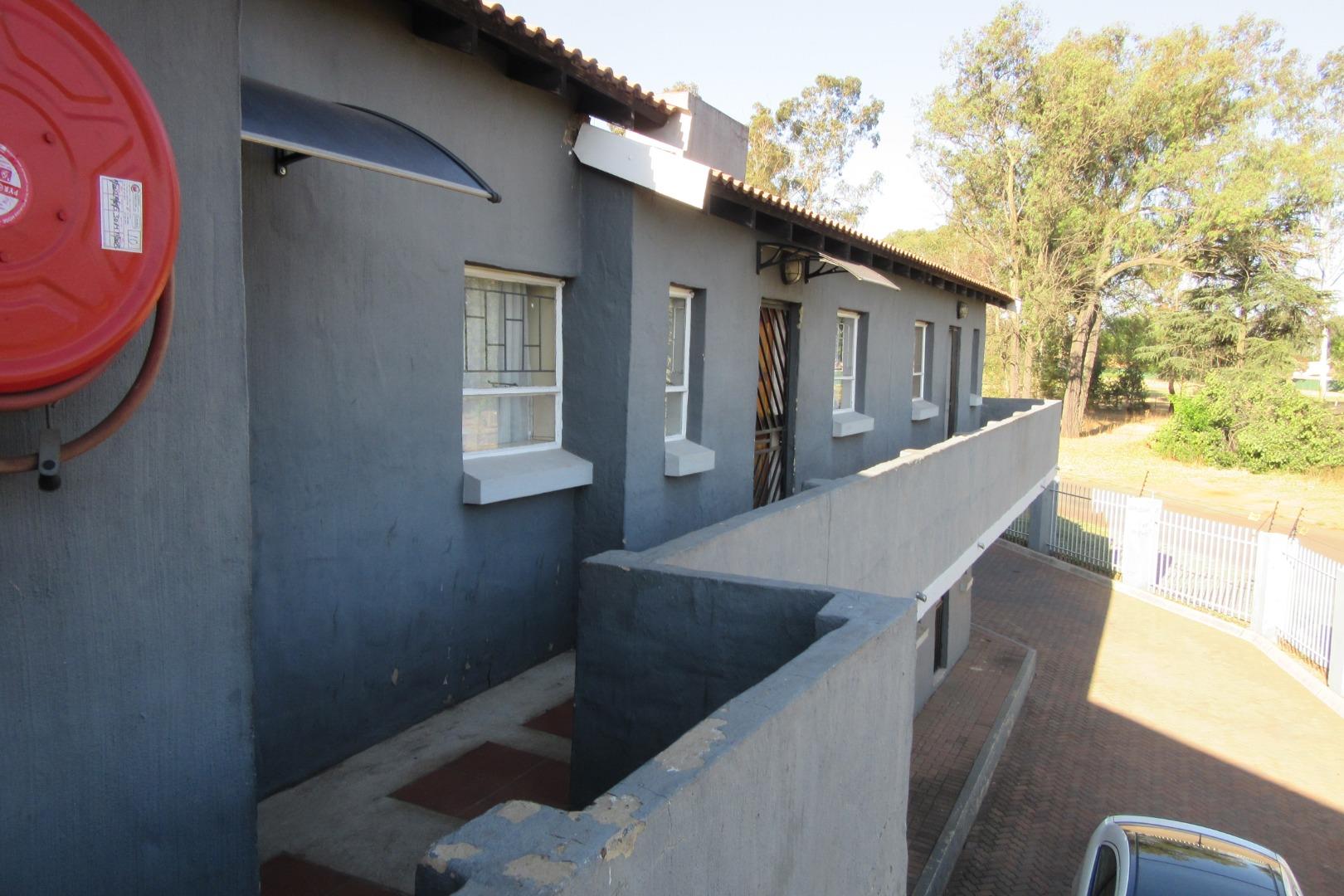 2 Bedroom Apartment / flat for sale in Pollak Park P24113457446