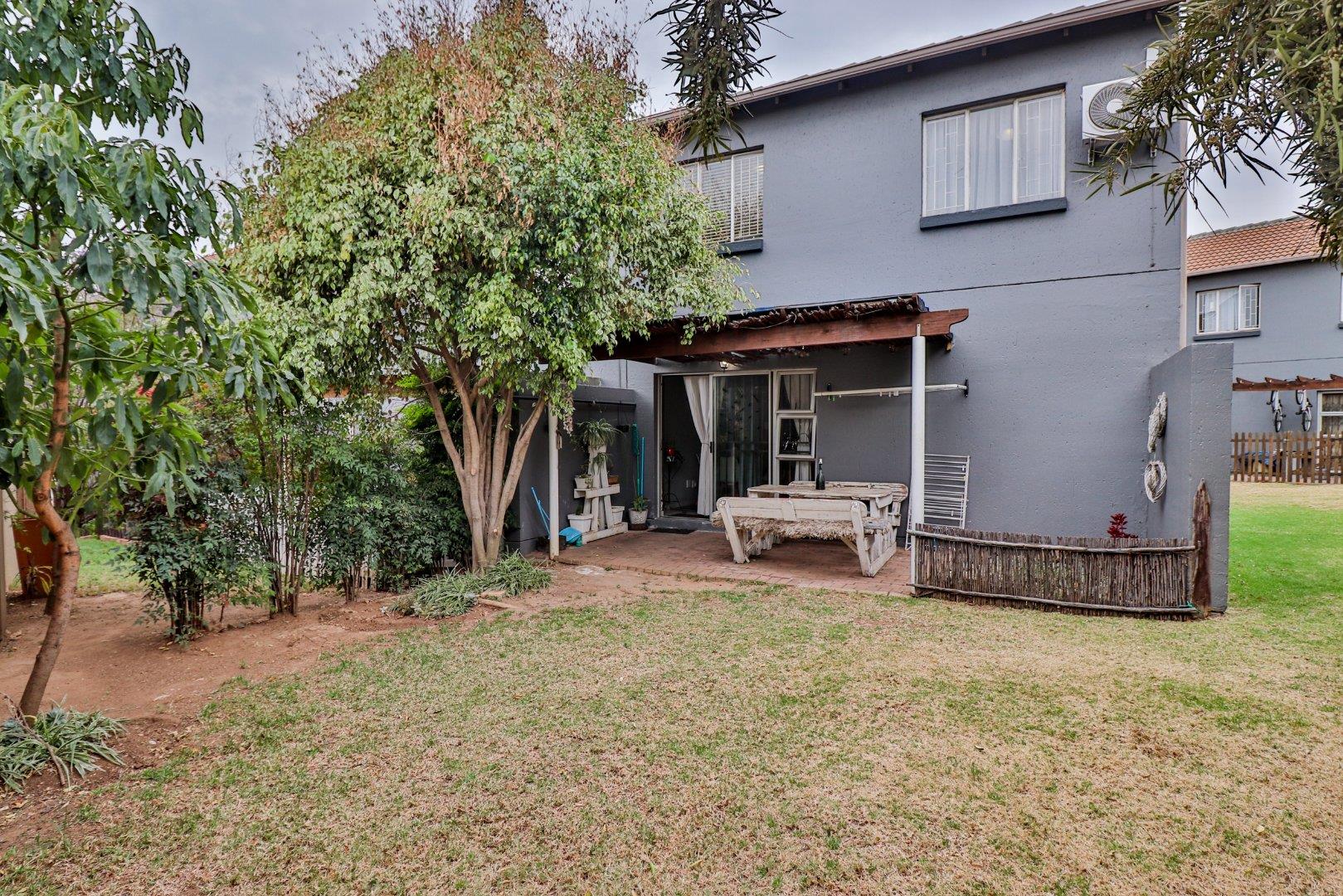 2 Bedroom Townhouse for sale in Greenstone Hill 125 Stoneridge Drive, Greenstone Hill Ext 33