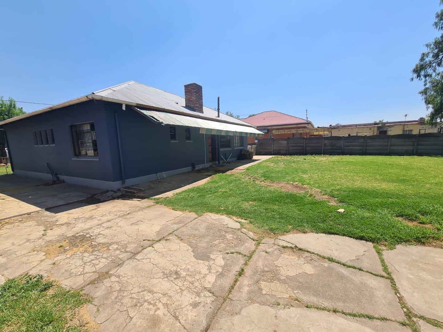 2 Bedroom House for sale in Peacehaven P24113460945