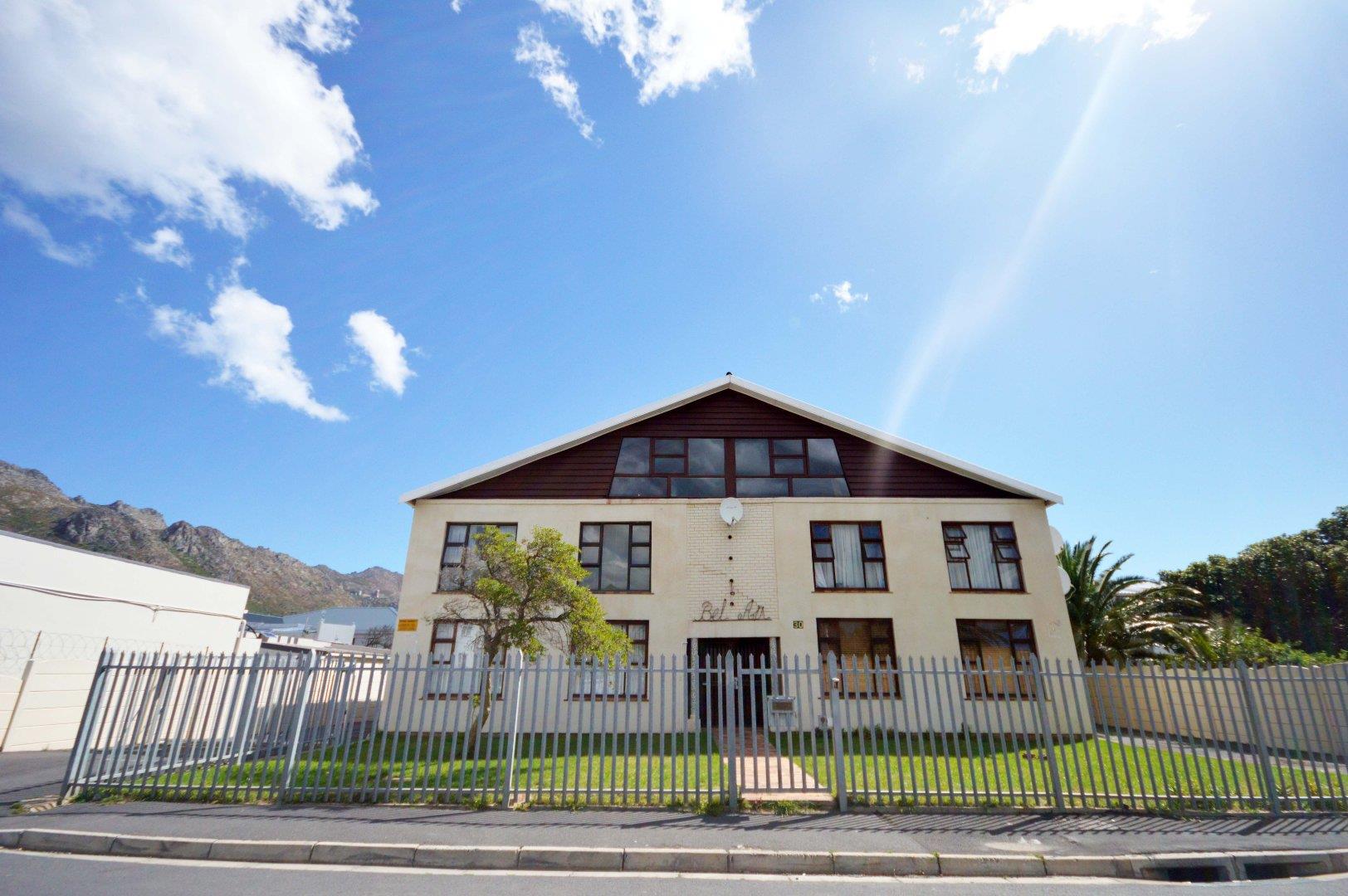 2 Bedroom Apartment / flat for sale in Gordons Bay Village P24113461257