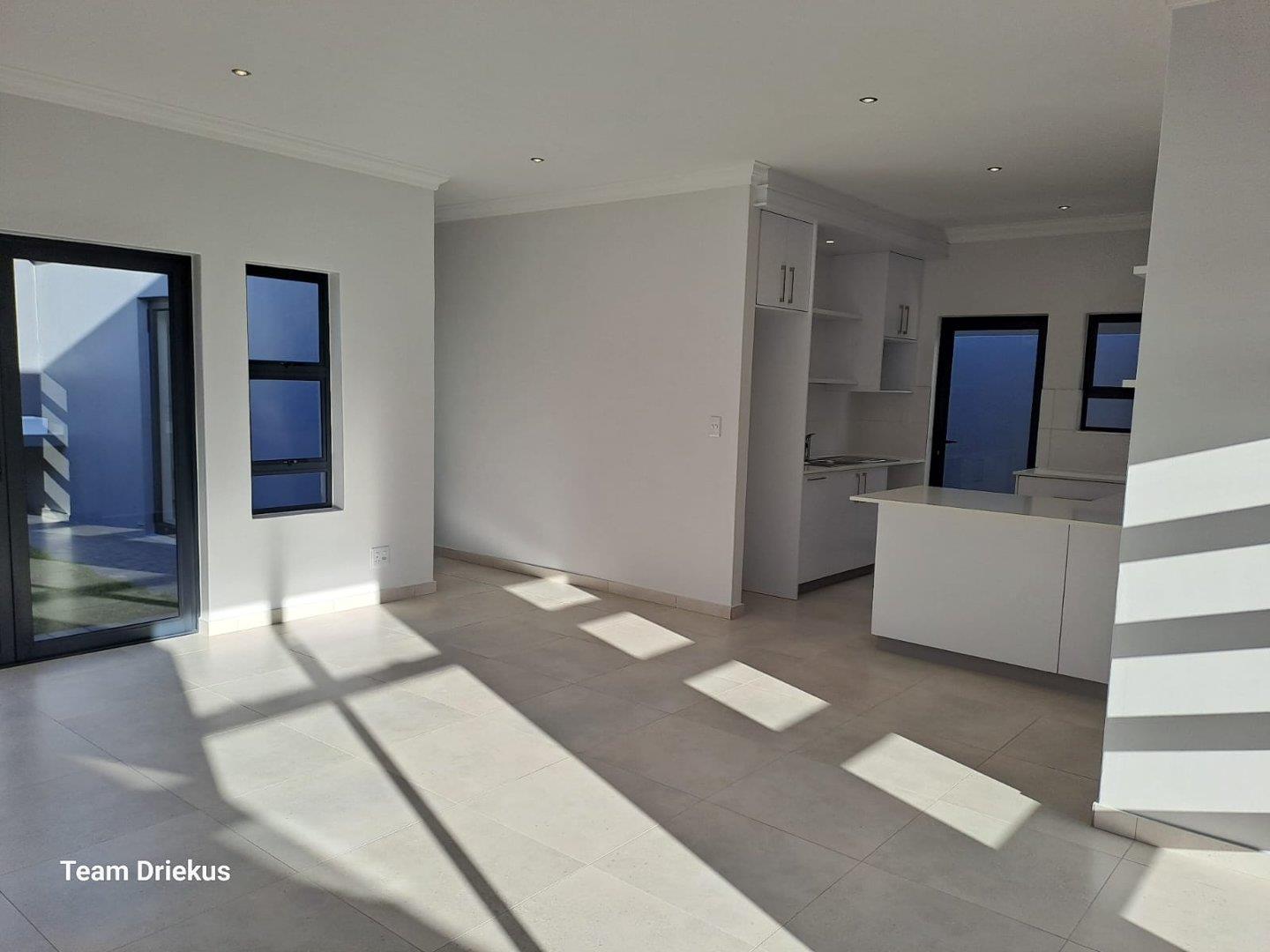 3 Bedroom House for sale in Sandown 10 Tourmalet Street P24113461268