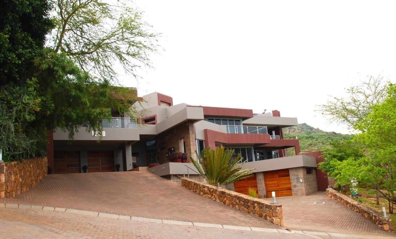 4 Bedroom House for sale in Featherbrooke Estate Featherbrooke Estate