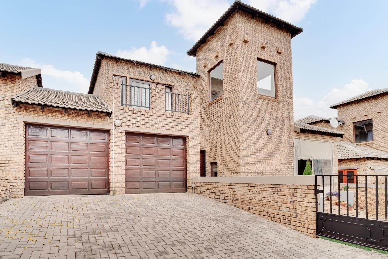 Willowbrook Property Property and houses for sale in Willowbrook