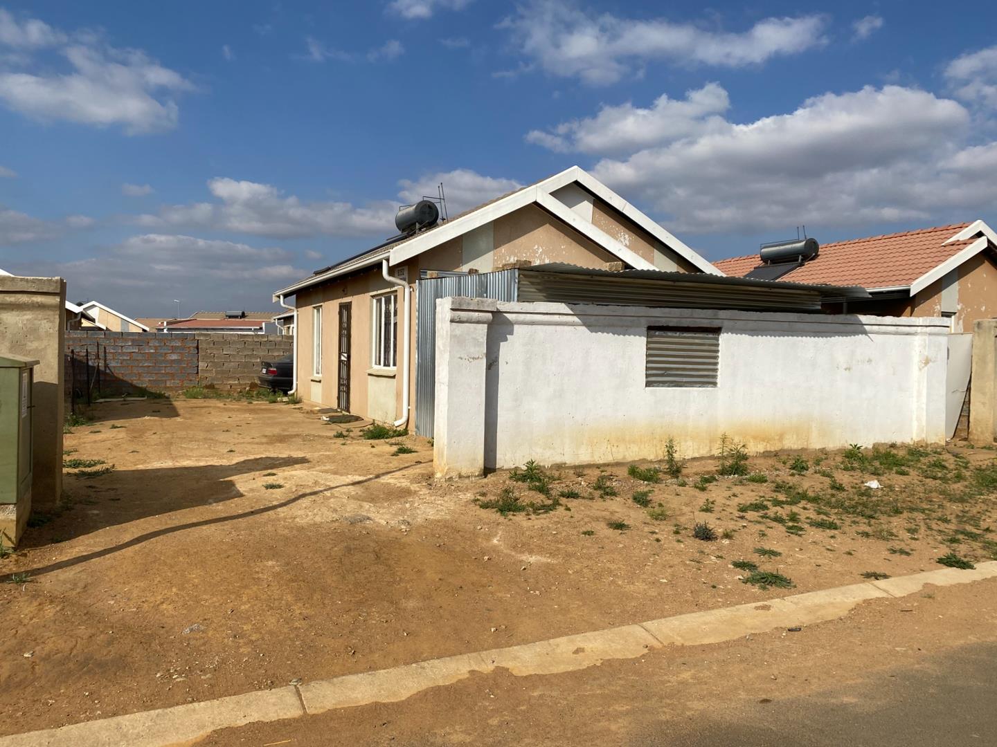 2 Bedroom House for sale in Windmill Park P24113463531