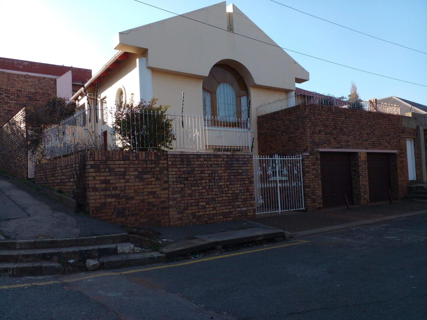 4 Bedroom House for sale in Observatory P24113463663