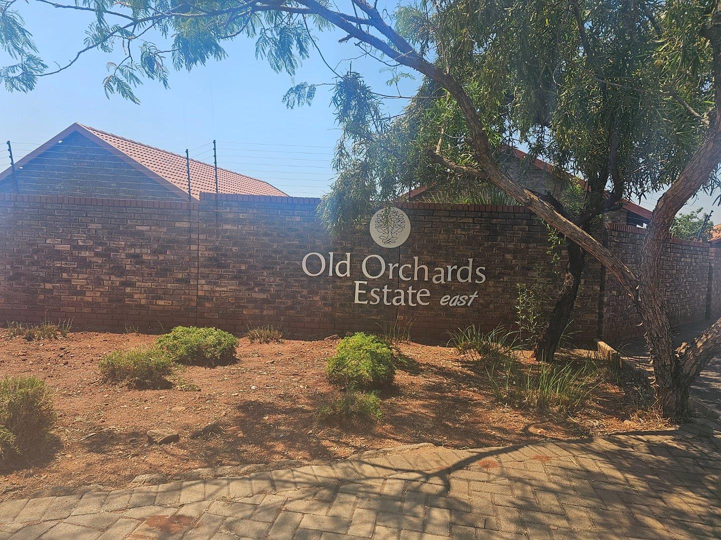 3 Bedroom Townhouse for sale in The Orchards P24113647934