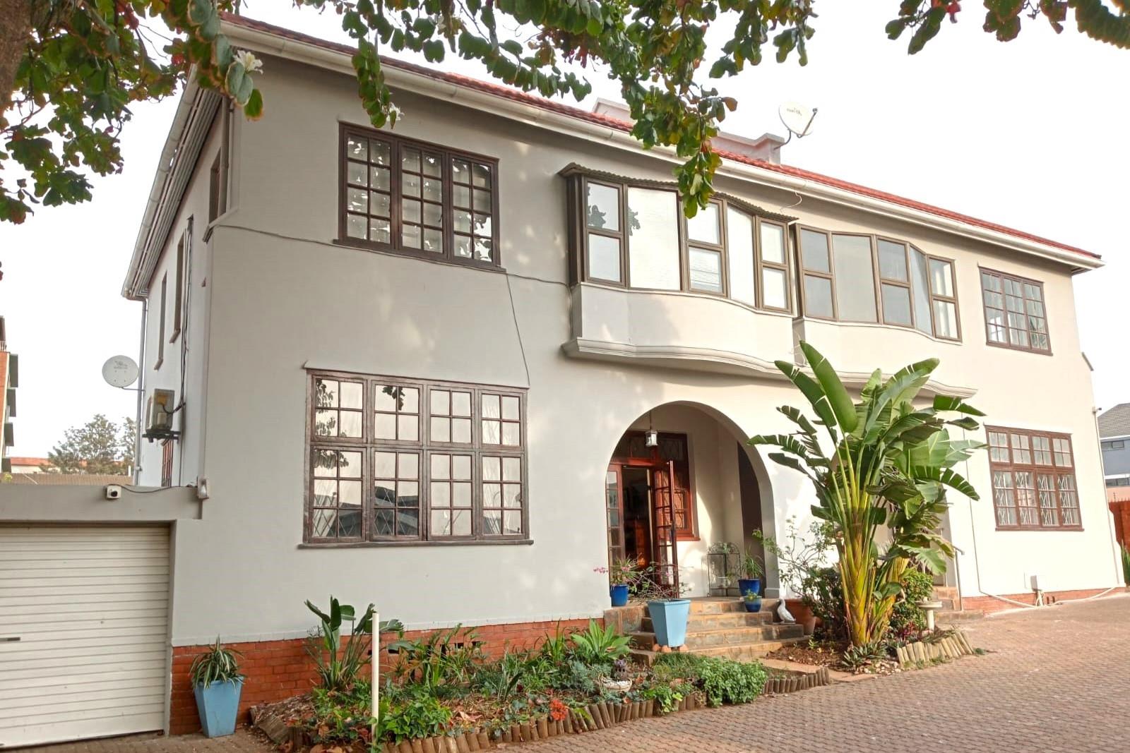 2 Bedroom Townhouse on auction in Glenwood Cullind, 266 Che Guevara