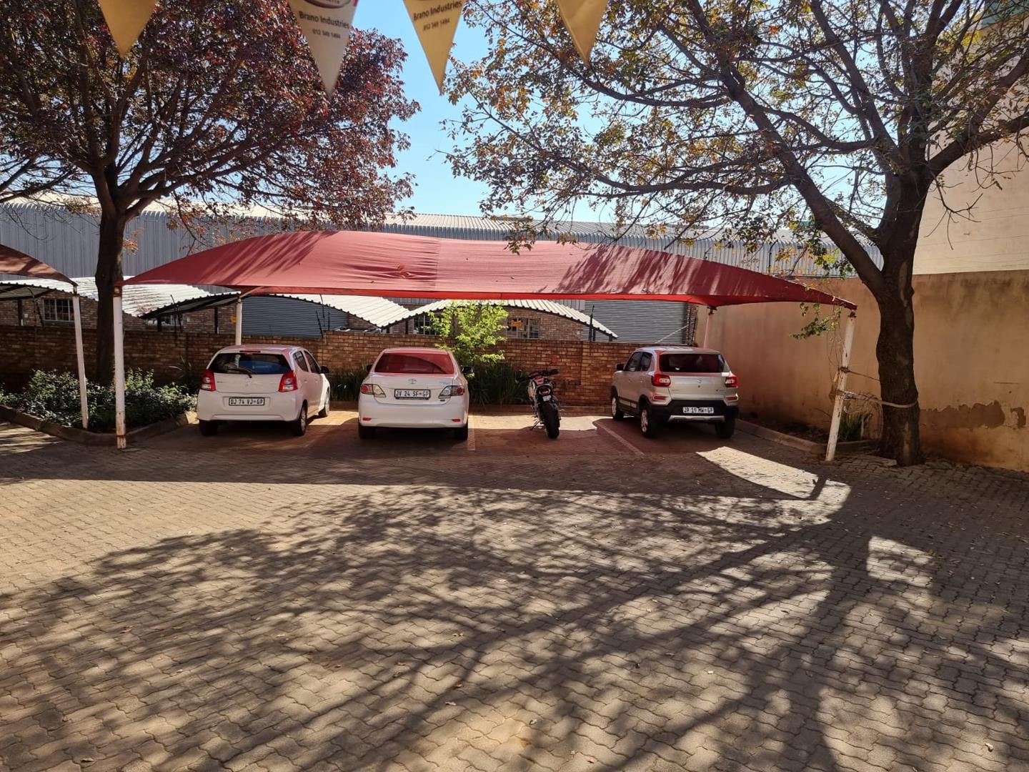 Industrial property to rent in Silvertondale P24113464617