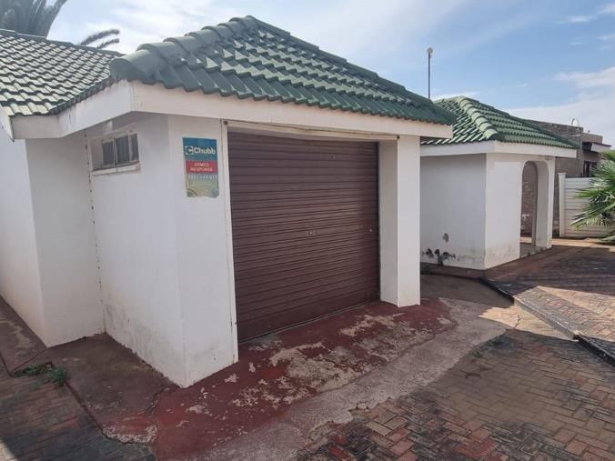 4 Bedroom House for Sale in Mmabatho Unit 8