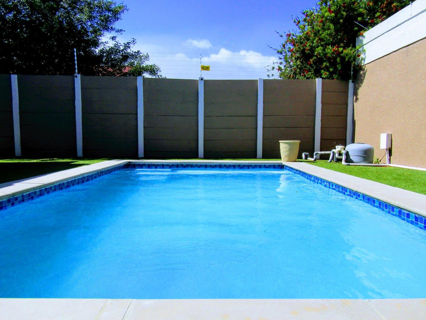 7 Bedroom House for sale in Gordons Bay Central P24113465250