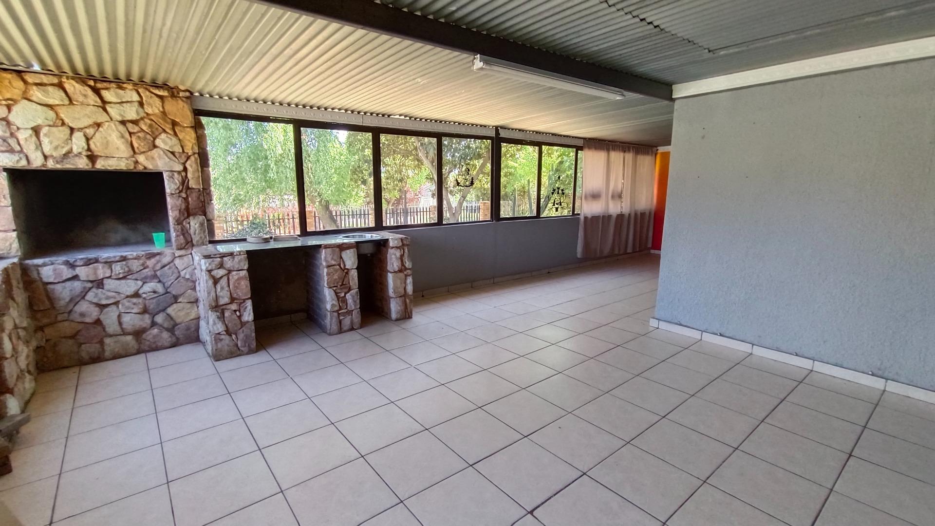 3 Bedroom House for sale in Heidelberg Central P24113466889