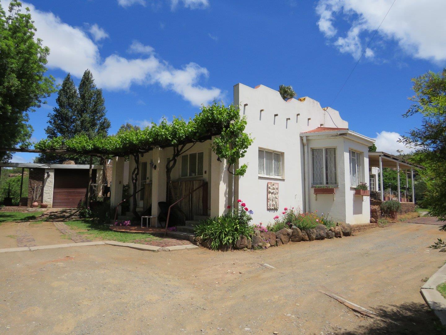 6 Bedroom House for sale in Colesberg 44 Stockenstroom Street P24