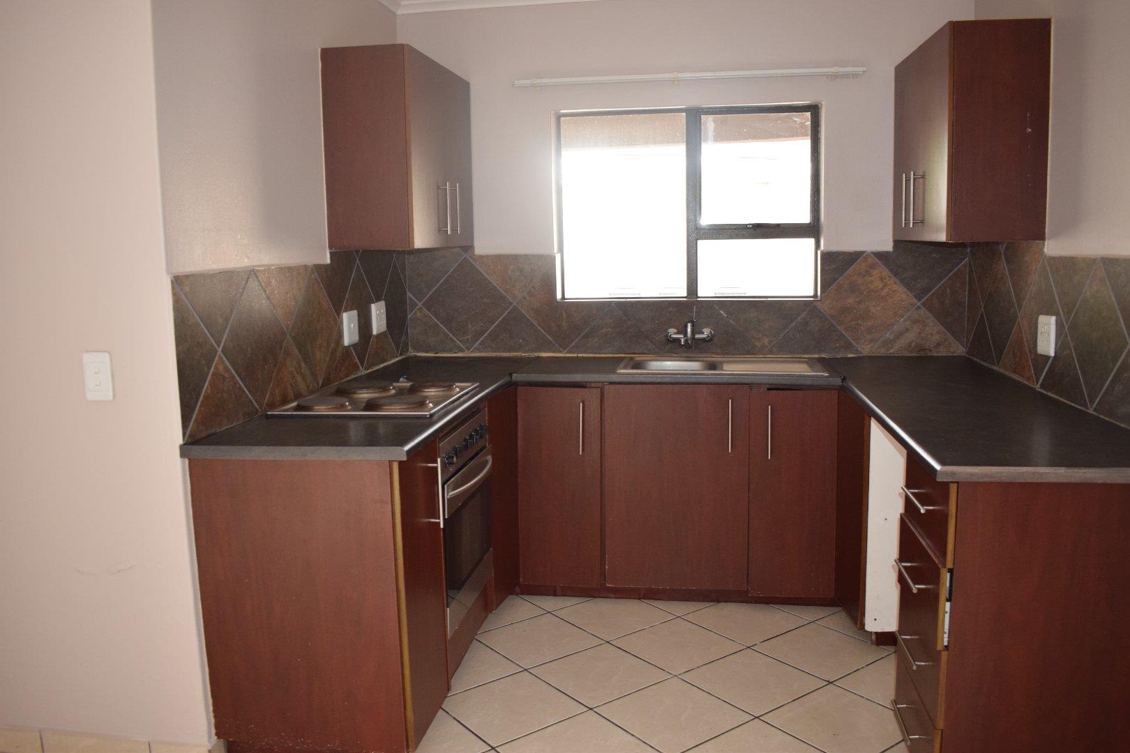 2 Bedroom Apartment / flat for sale in Potchefstroom Central P24