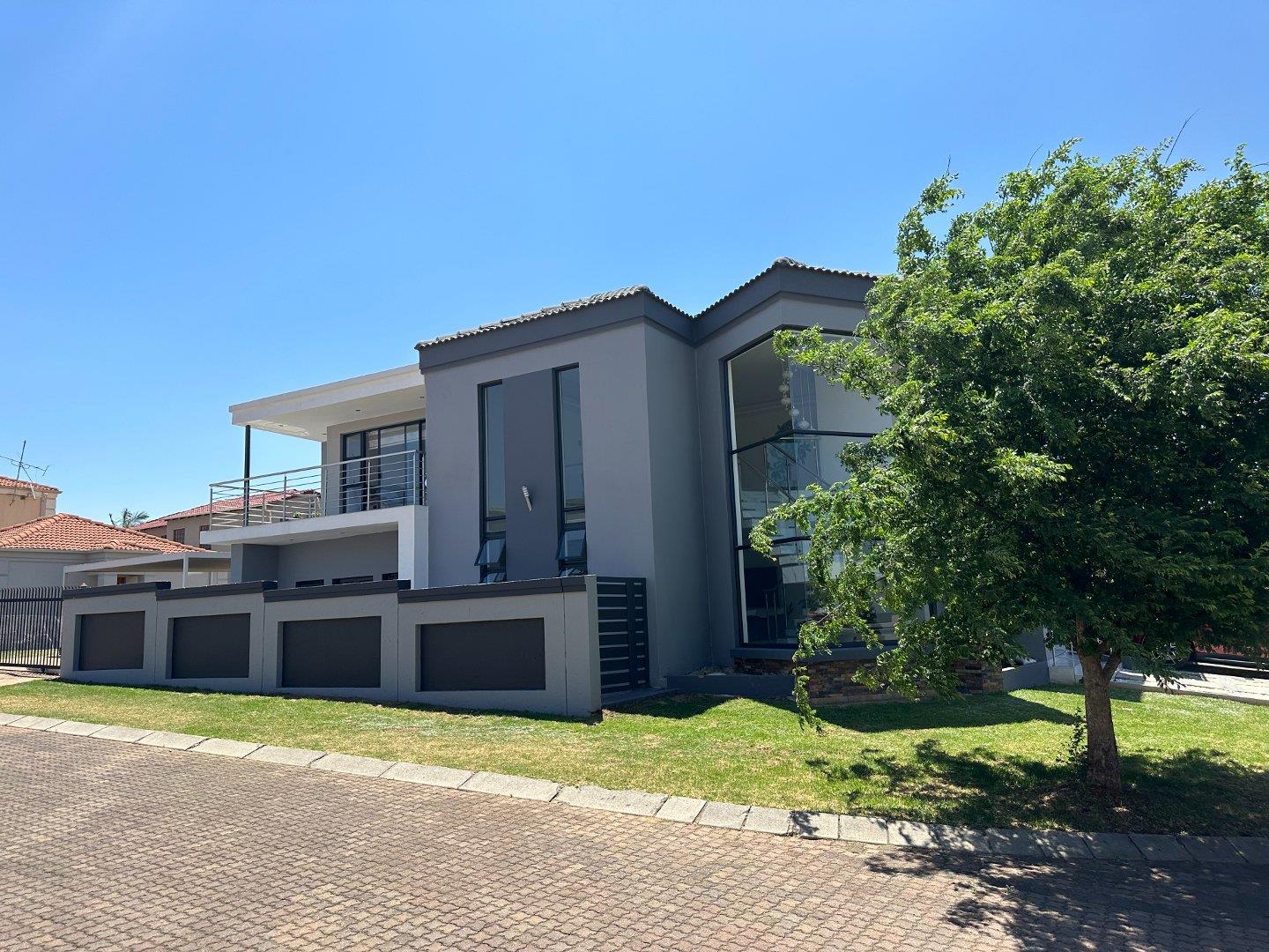 4 Bedroom House for sale in Blue Hills Summit Rd P24113468606