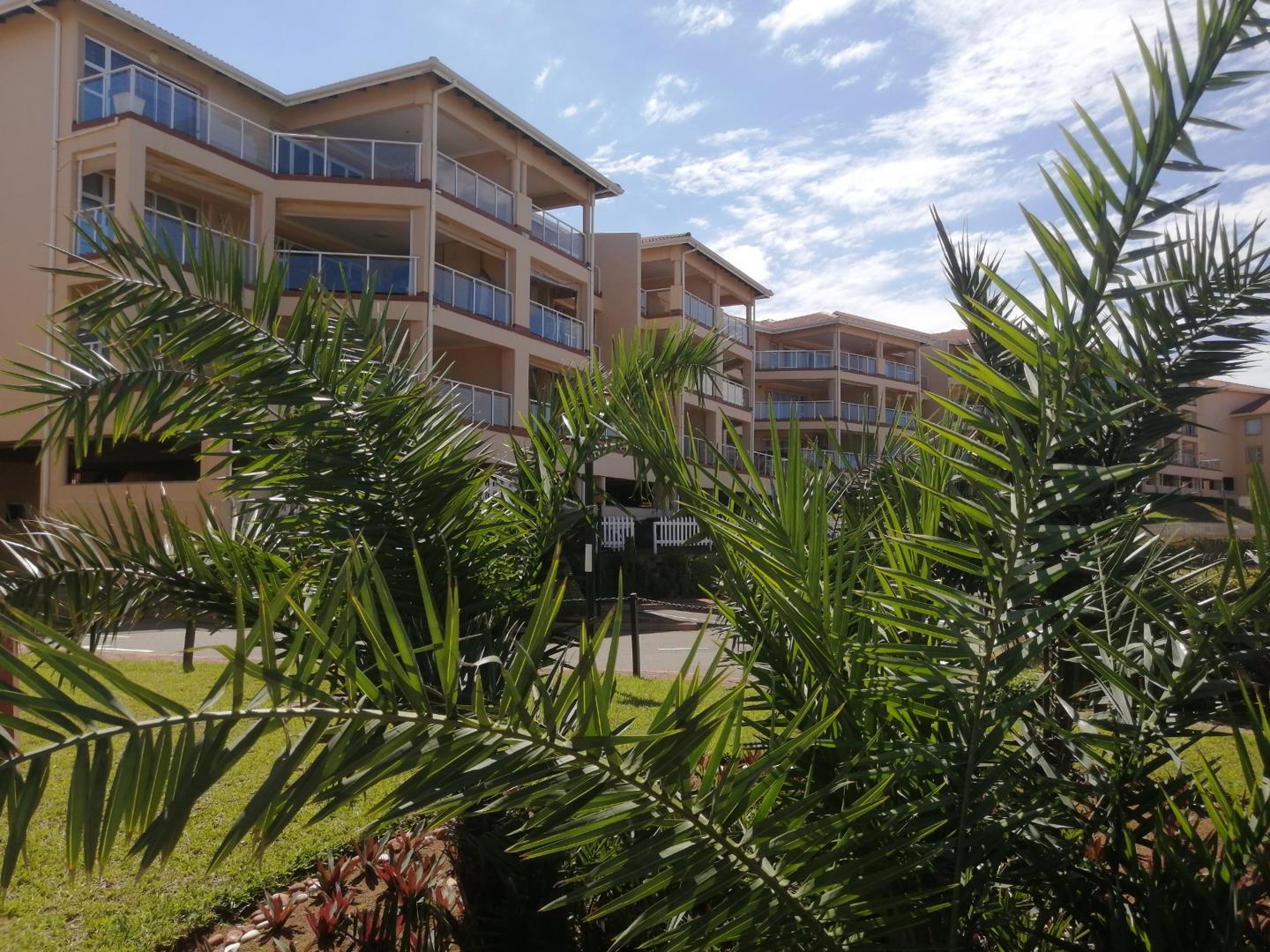 3 Bedroom Apartment / flat for sale in Illovo Beach P24113440834