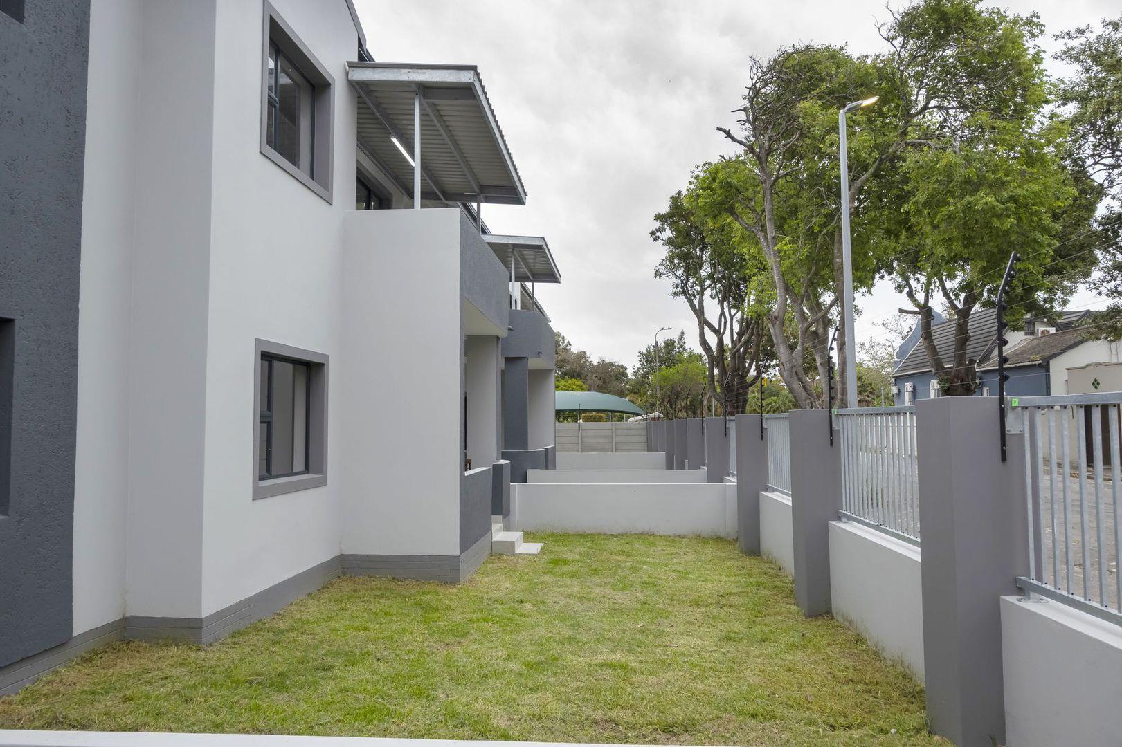 2 Bedroom Apartment / flat for sale in St Park P24113546765