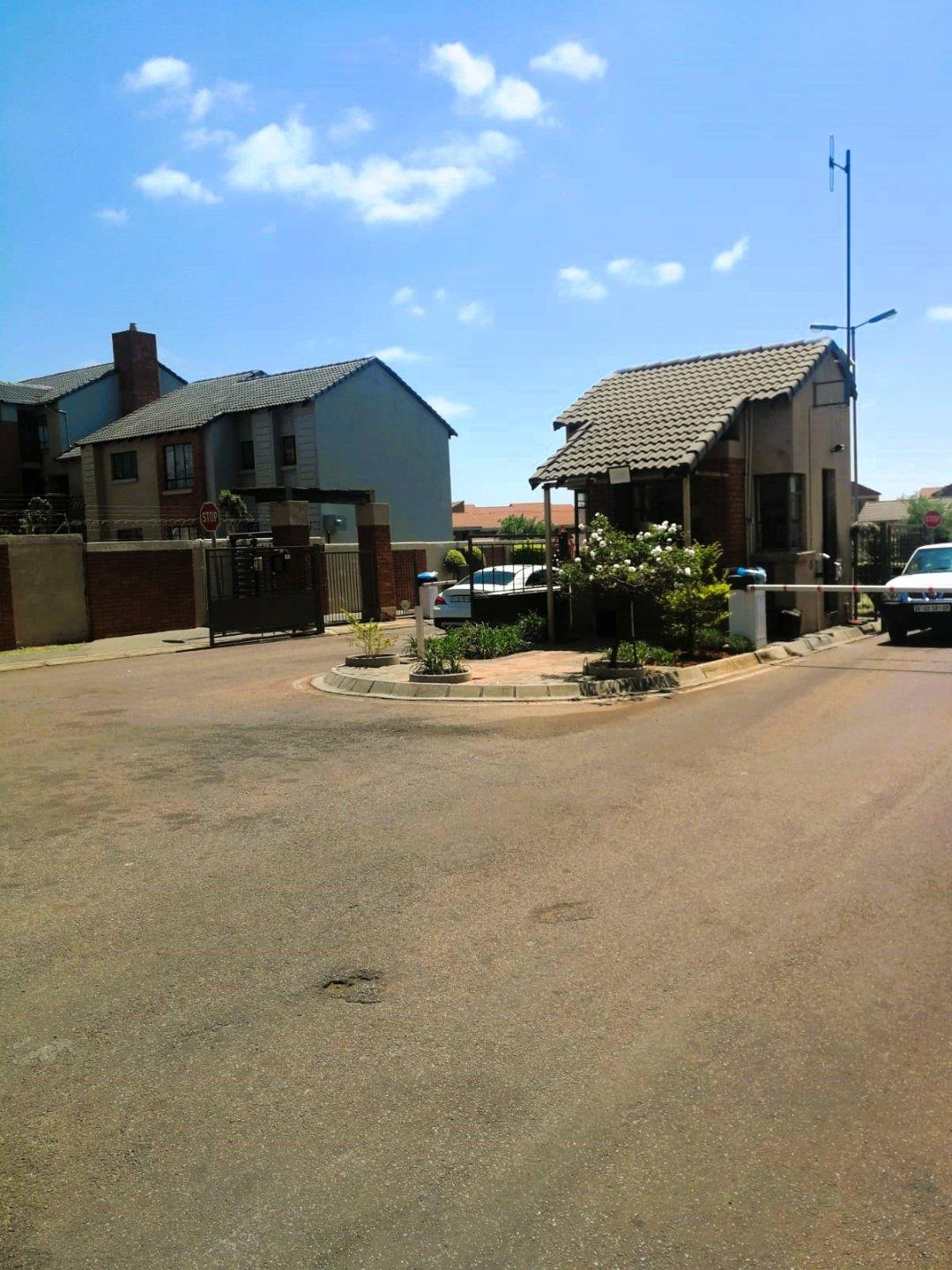 2 Bedroom Apartment / flat for sale in The Orchards P24113469469