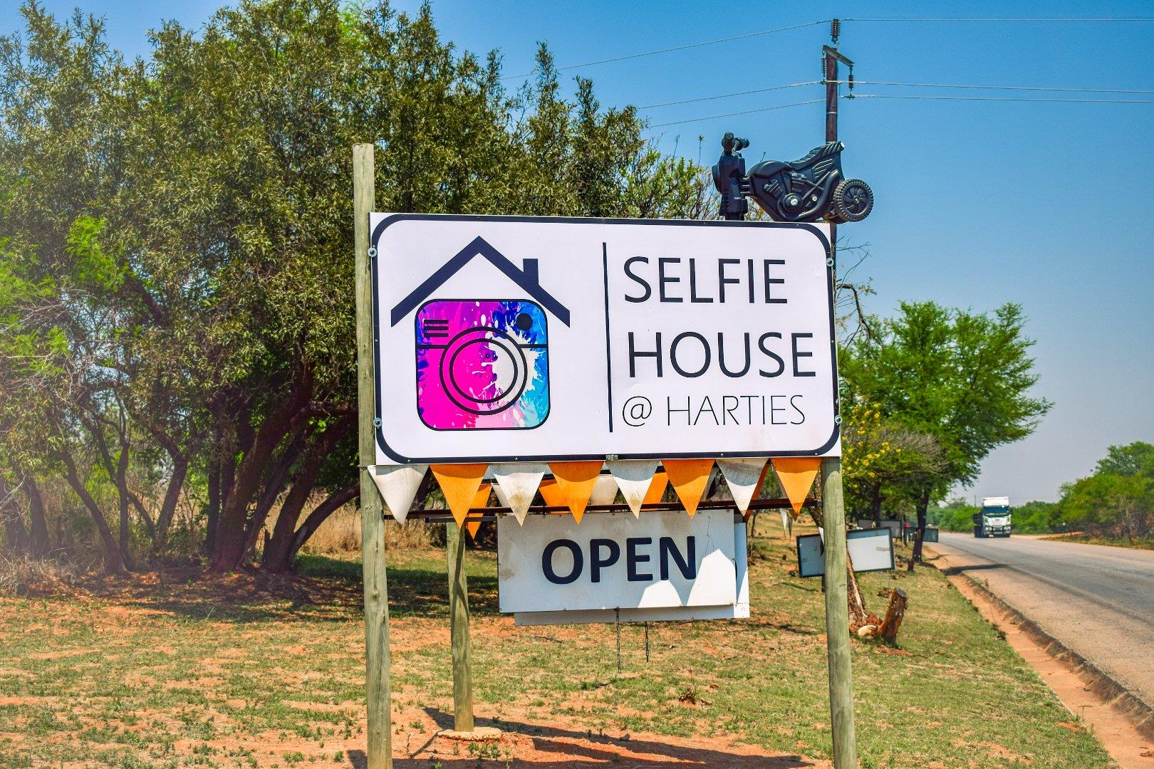 Commercial property for sale in Hartbeespoort Rural Selfie House