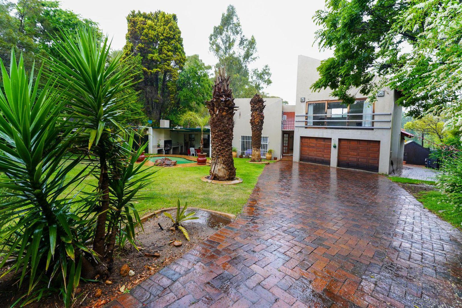 3 Bedroom House for sale in Olivedale 9 Michelle Place P24113494922