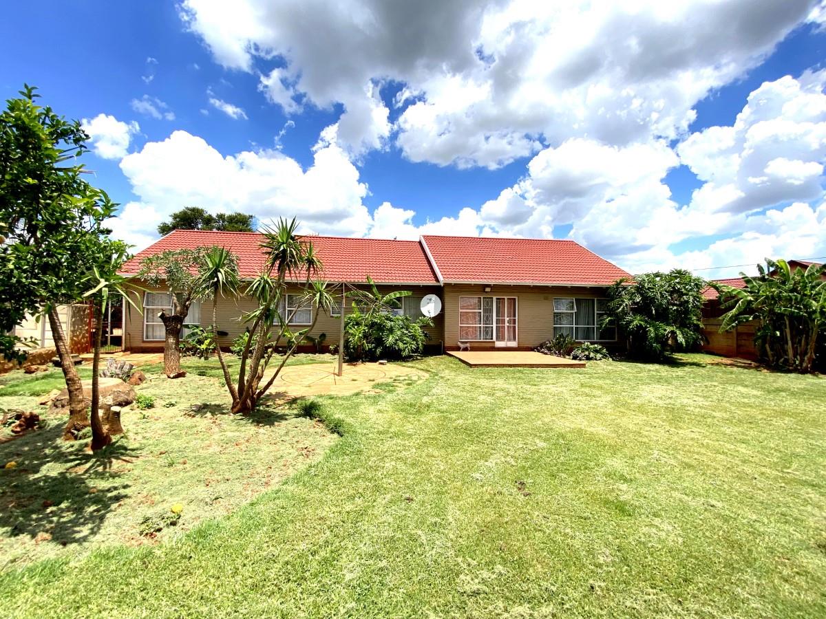 Carletonville Central Property Property and houses for sale in