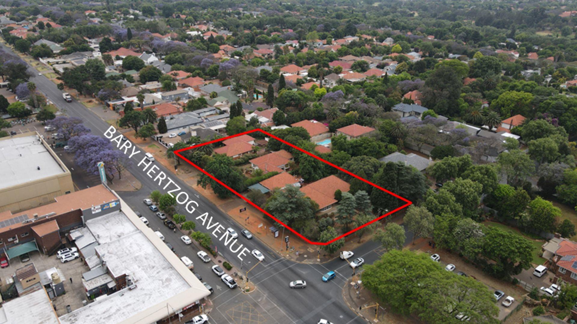 Greenside, Johannesburg Property Townhouses for sale in Greenside