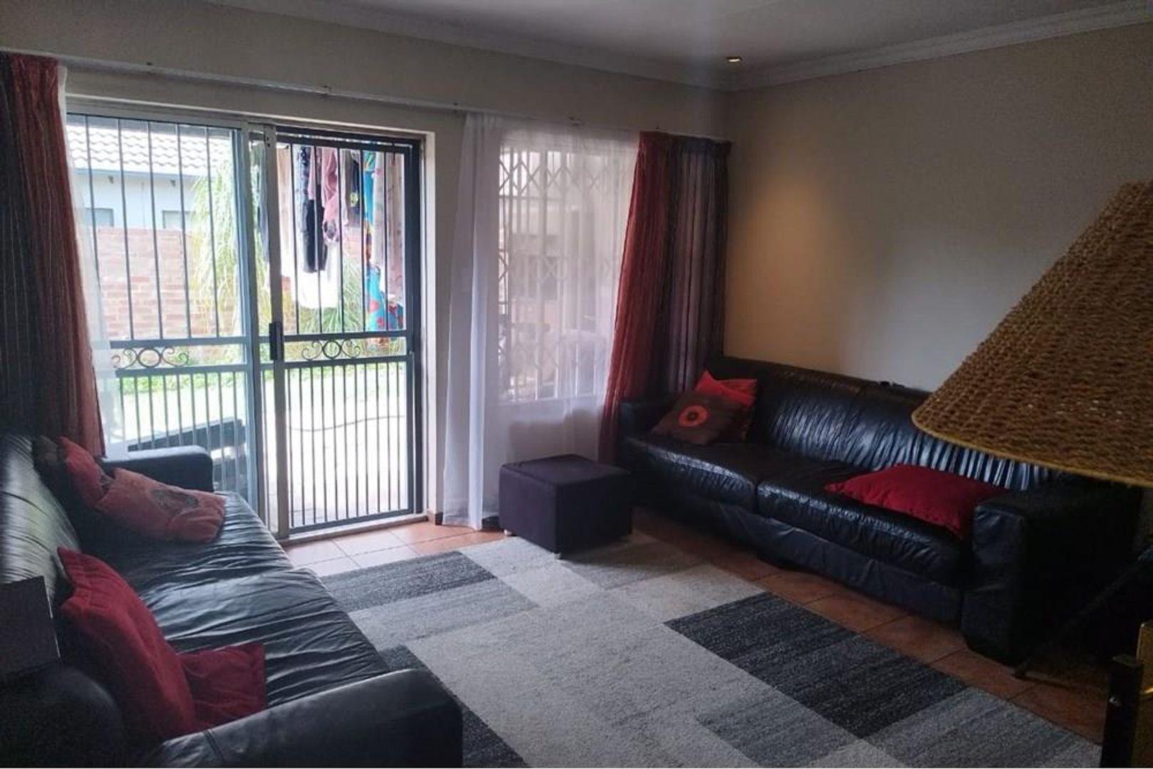 3 Bedroom Townhouse to rent in Montana P24113615853