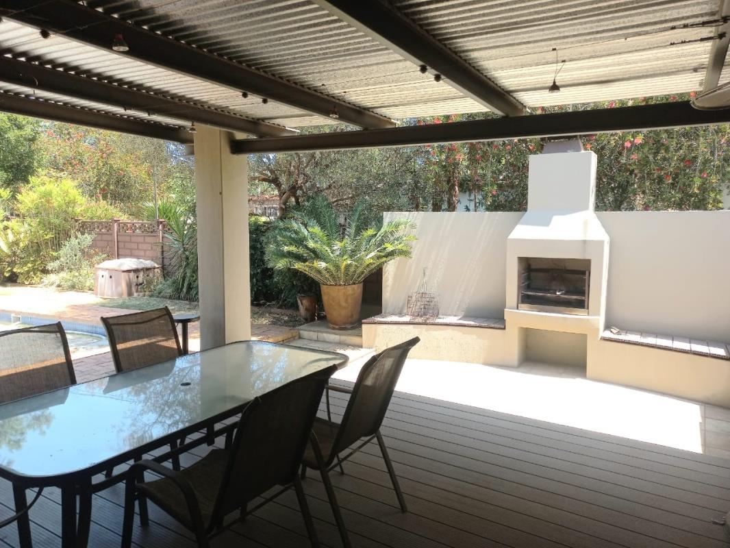 5 Bedroom House for sale in Valhalla P24113498240