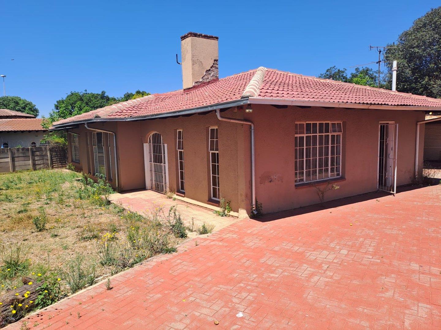 3 Bedroom House for sale in Dersley P24113501447