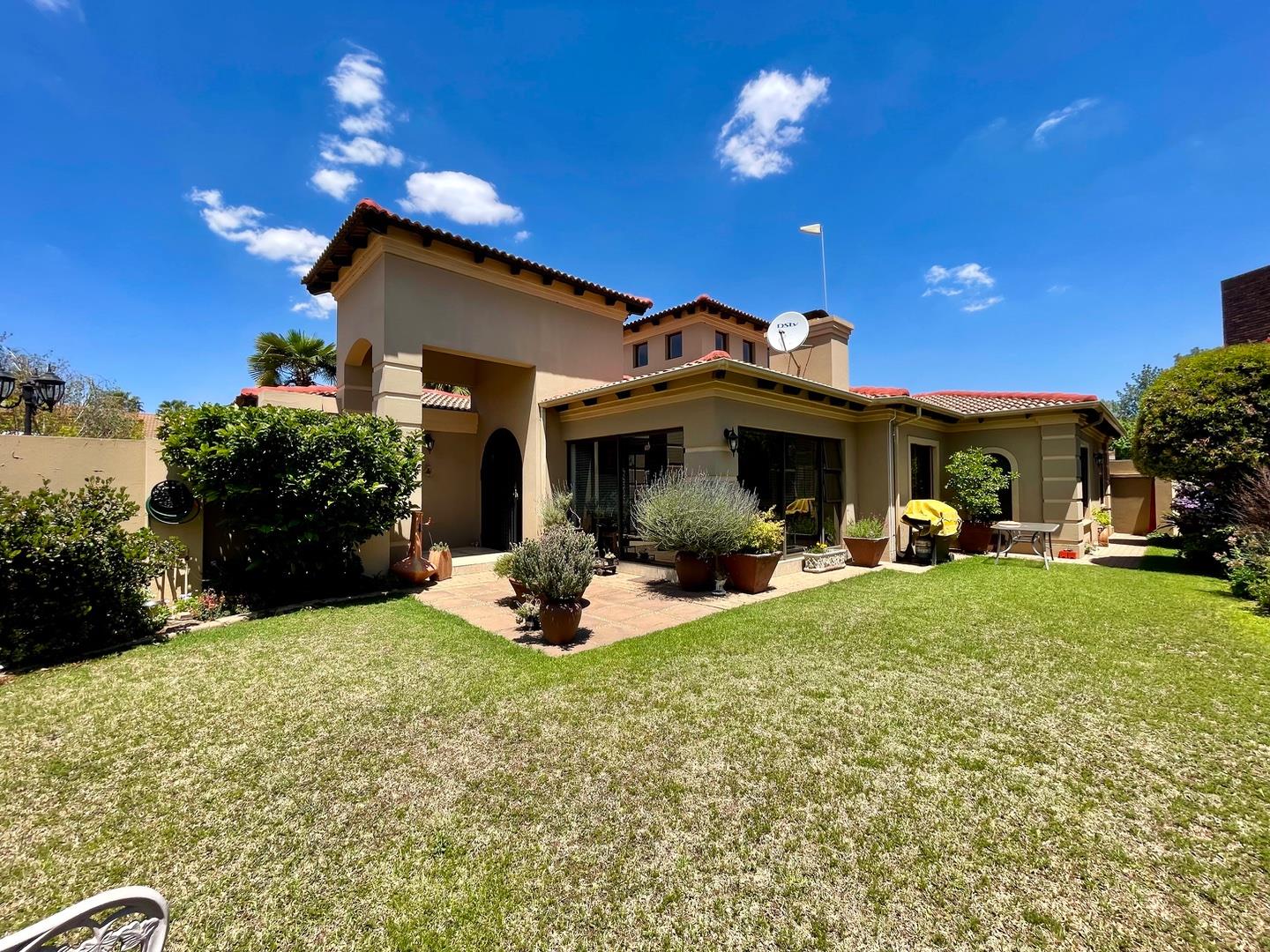 3 Bedroom Townhouse for sale in Three Rivers Proper P24113501671