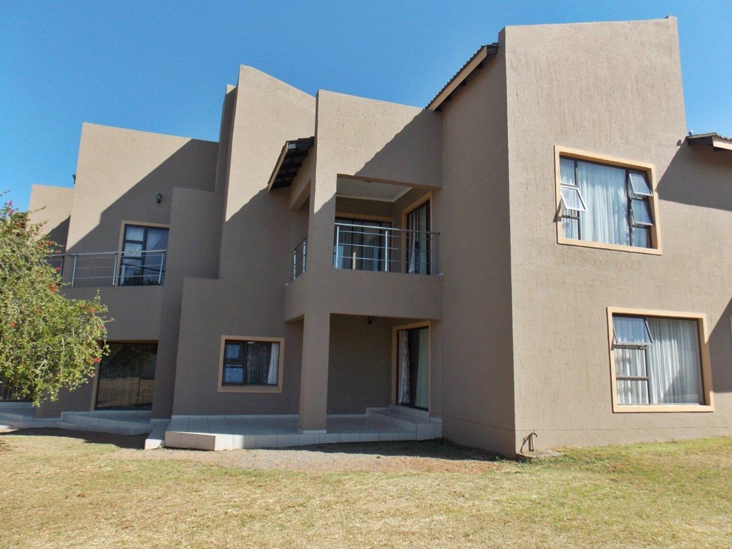 6 Bedroom House for sale in Three Rivers East P24113502485