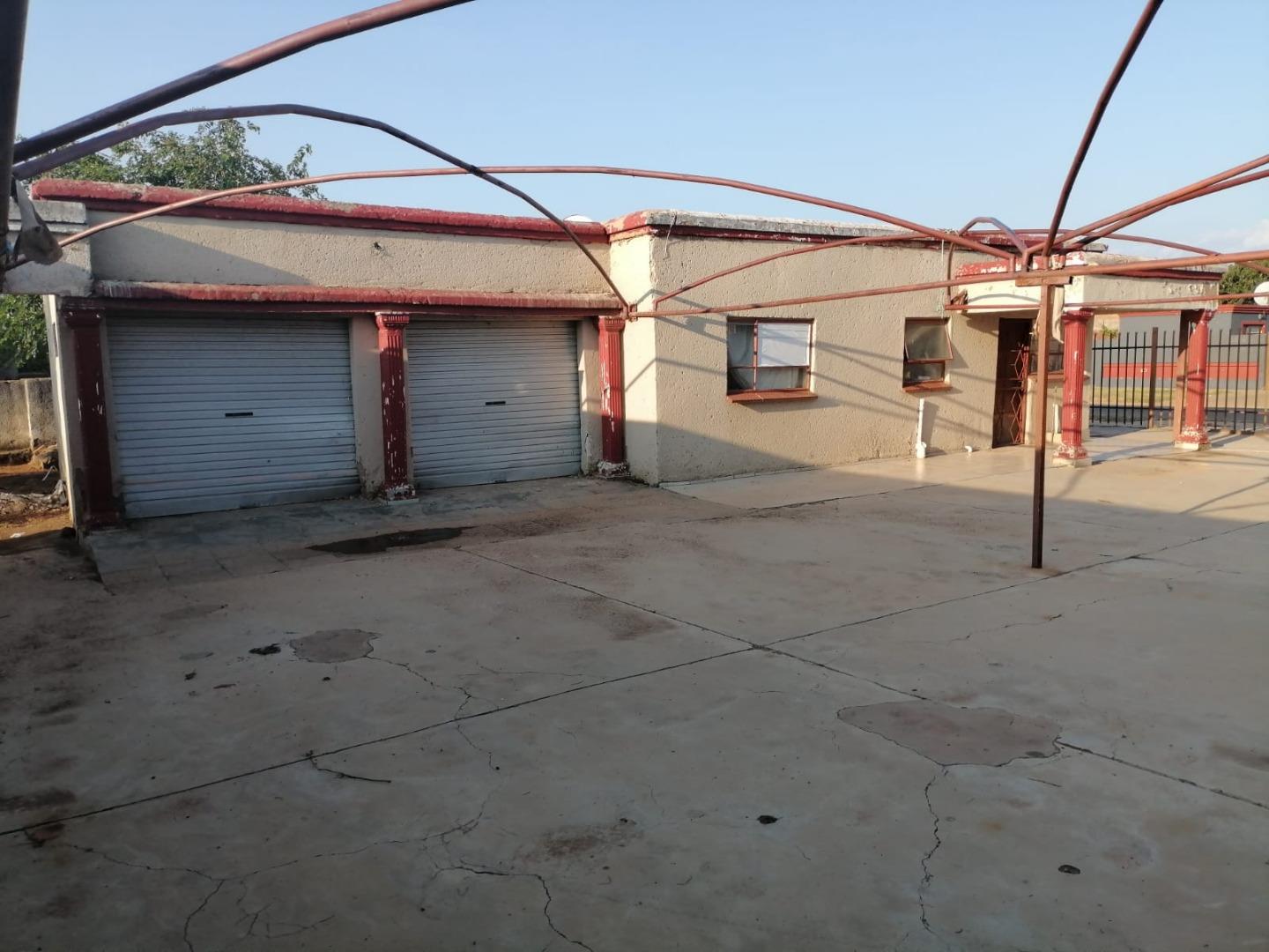 4 Bedroom House for sale in Hammanskraal P24113504632