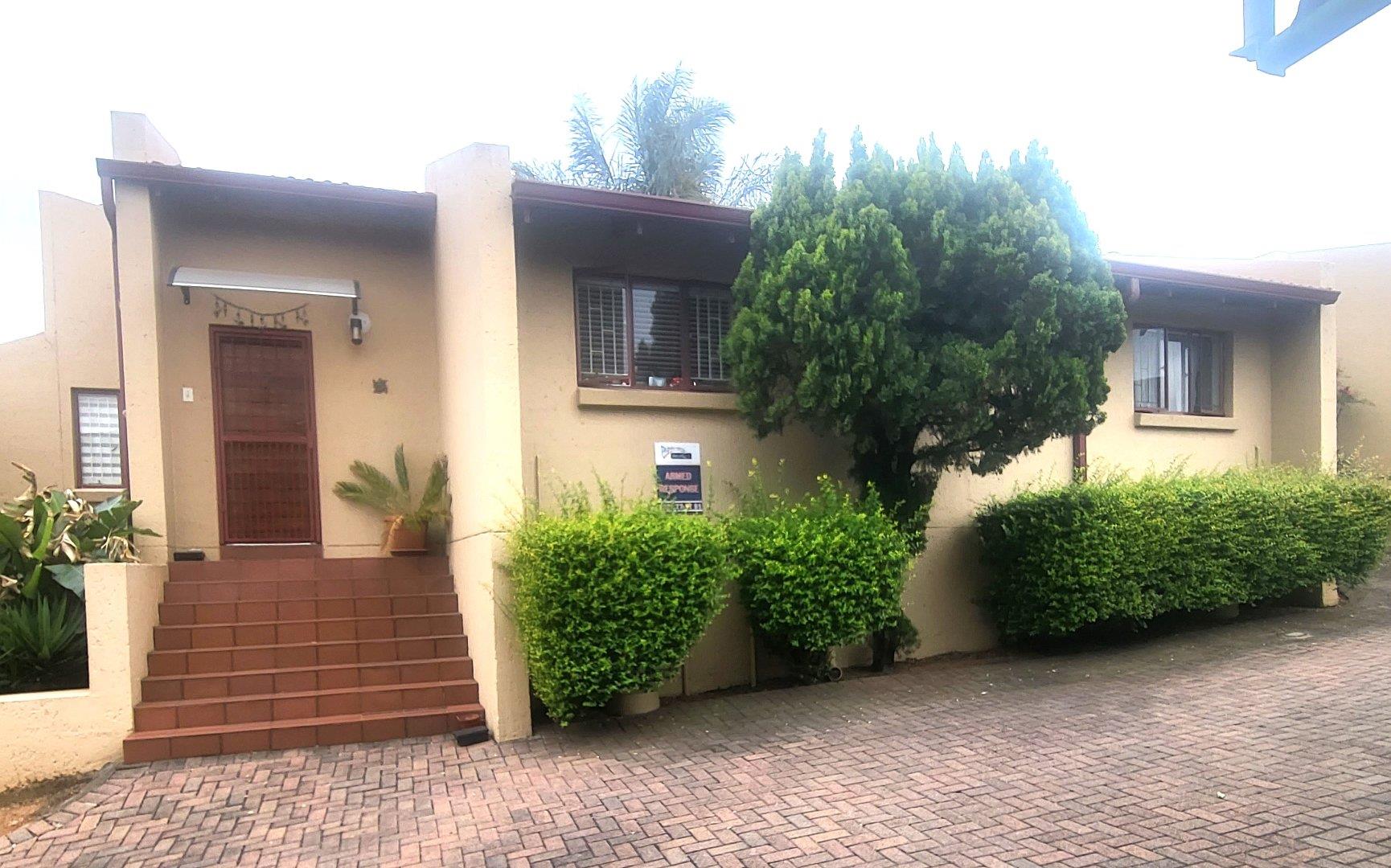 Cresta Property Townhouses for sale in Cresta