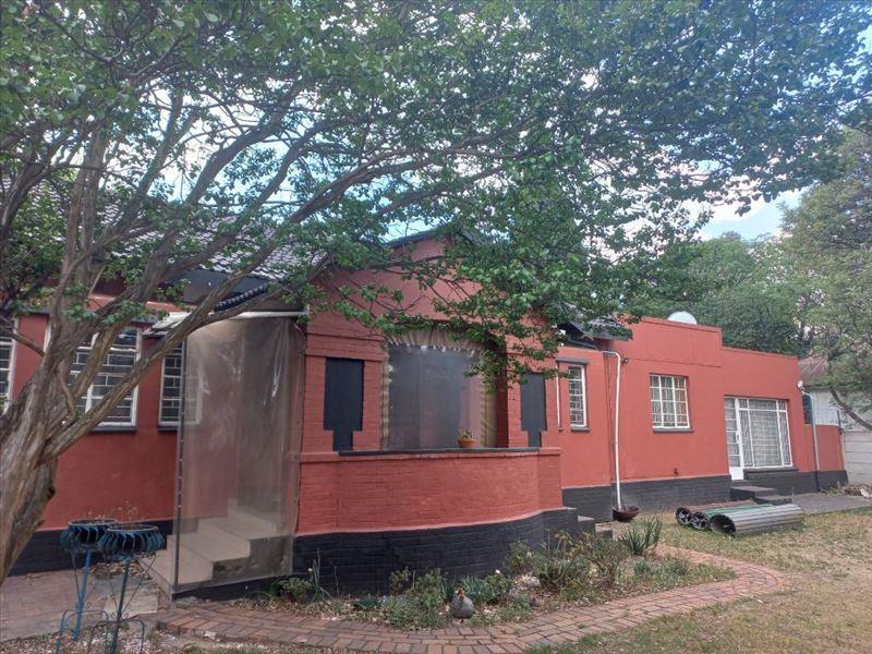 4 Bedroom House for sale in Northmead 80 Third Avenue , Northmead