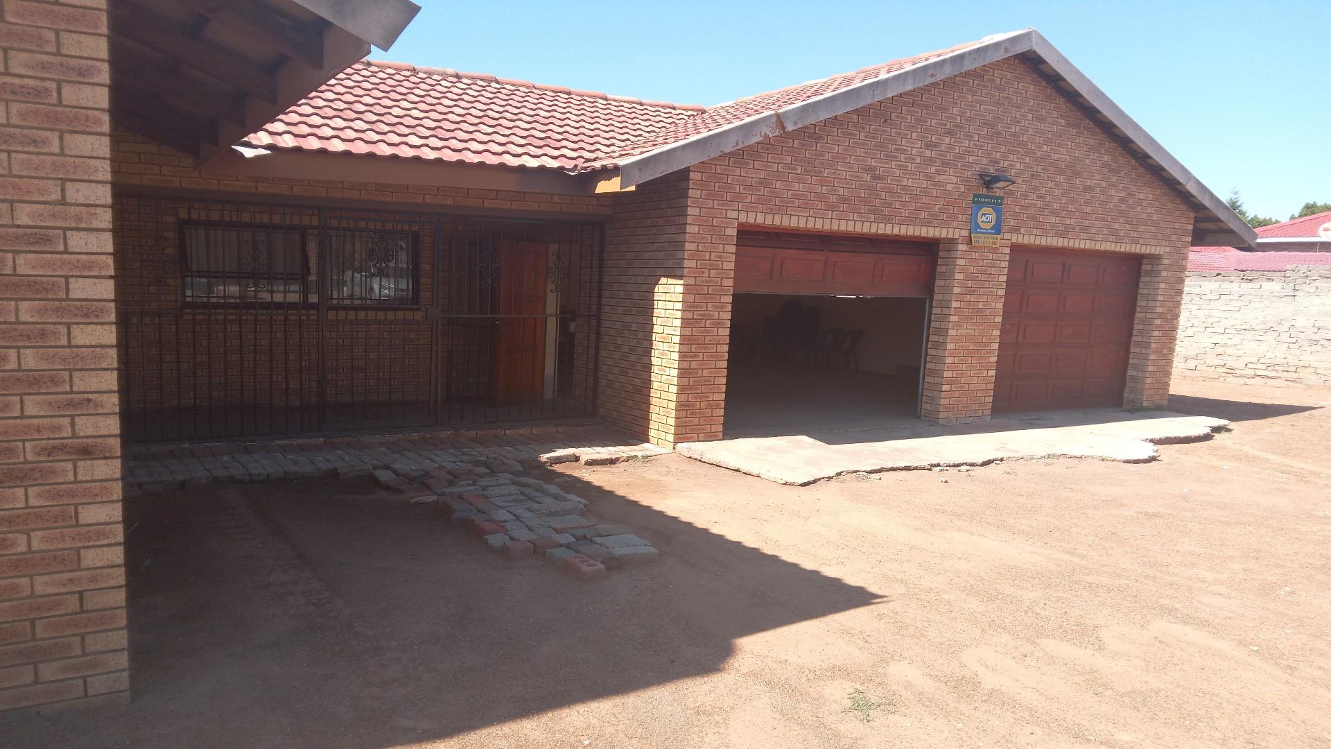 4 Bedroom House for sale in Bedworth Park P24113507627