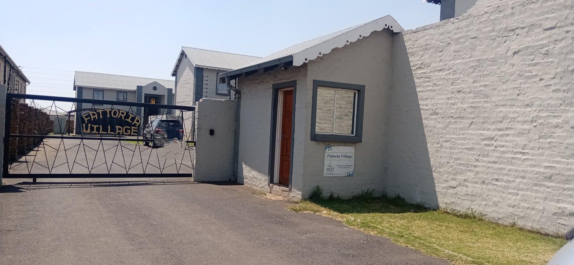 2 Bedroom Apartment / flat for sale in Witbank Ext 10 P24113502811