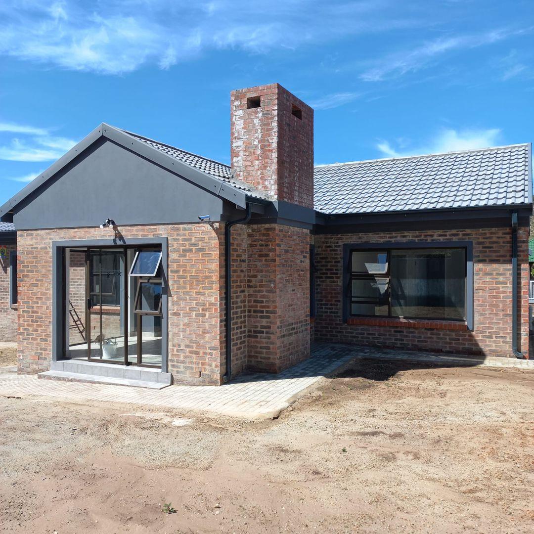 3 Bedroom House for sale in Groenvallei P24113515345