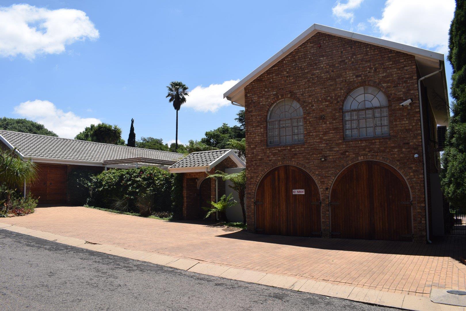 8 Bedroom House for sale in Die Heuwel P24113516683