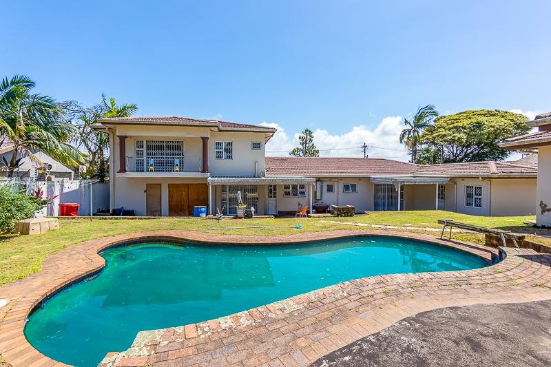 4 Bedroom House for sale in Athlone Park P24113517684