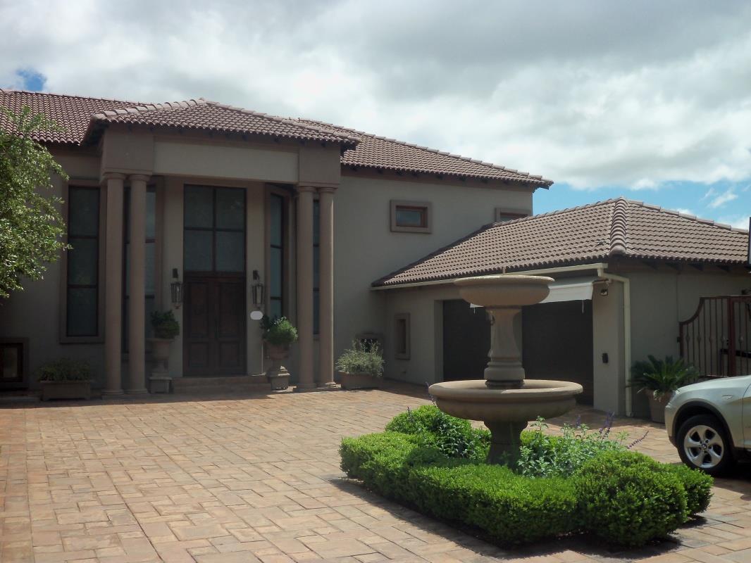 4 Bedroom House for sale in Midlands Estate P24113519366