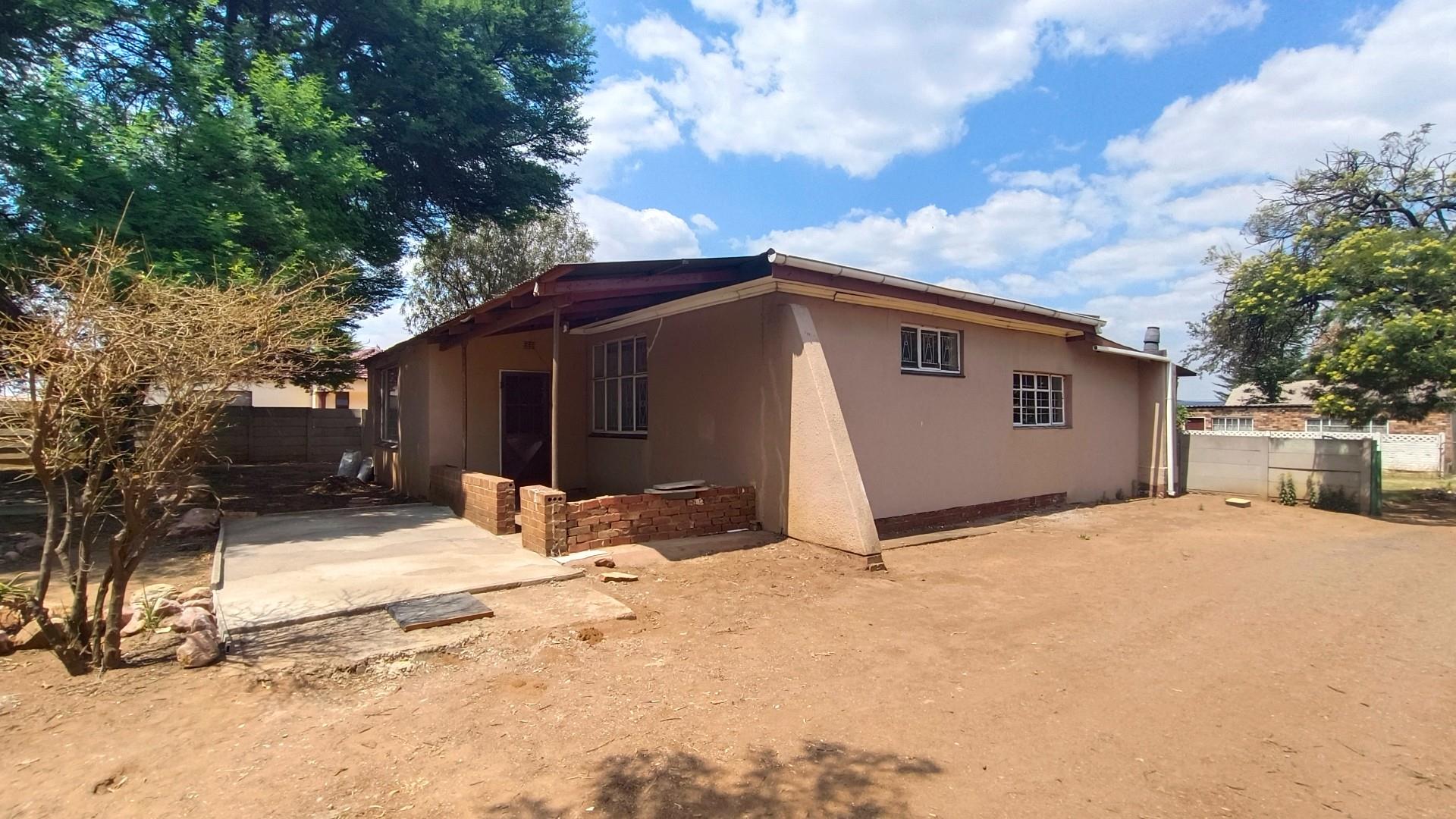 3 Bedroom House for sale in Jameson Park P24113519619