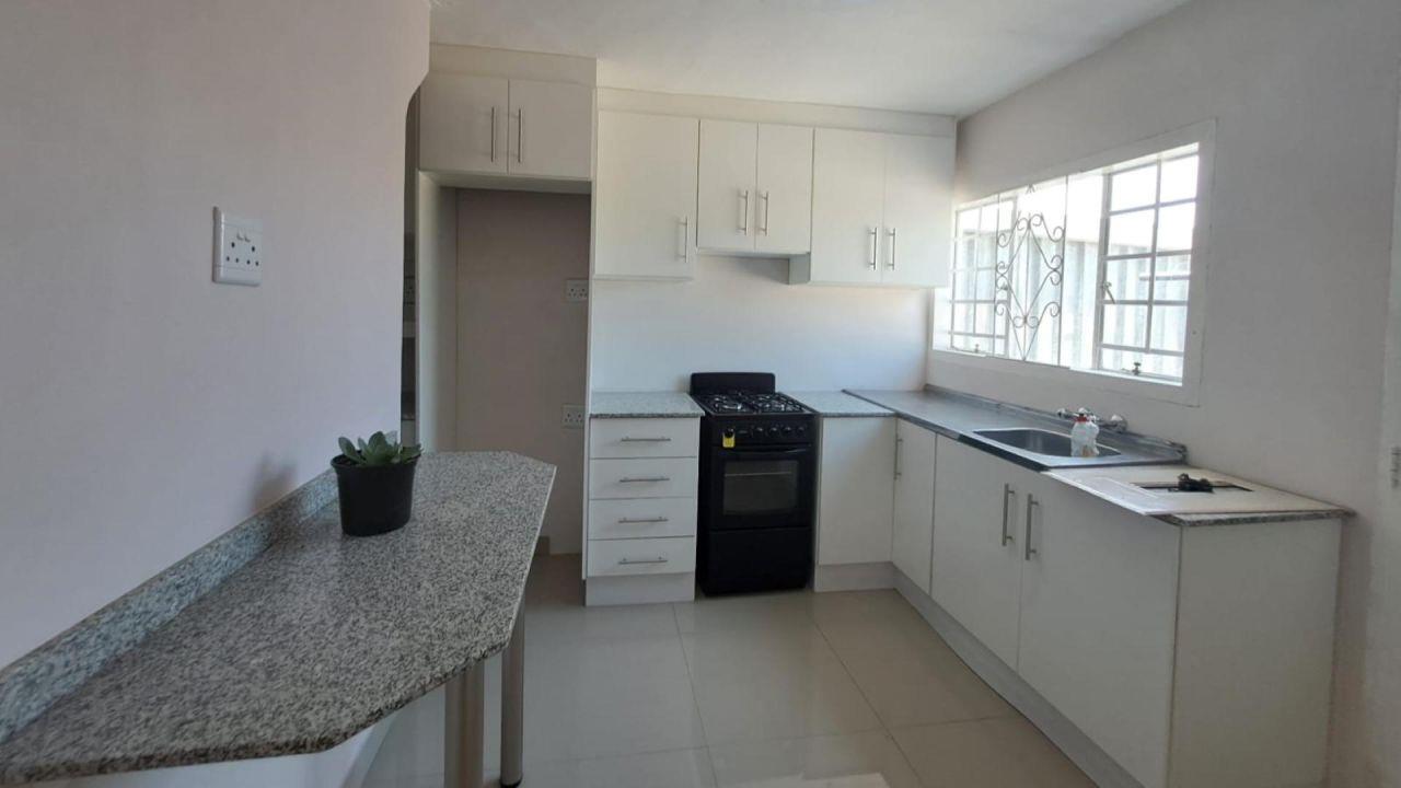 2 Bedroom House for sale in Northcroft P24113452824