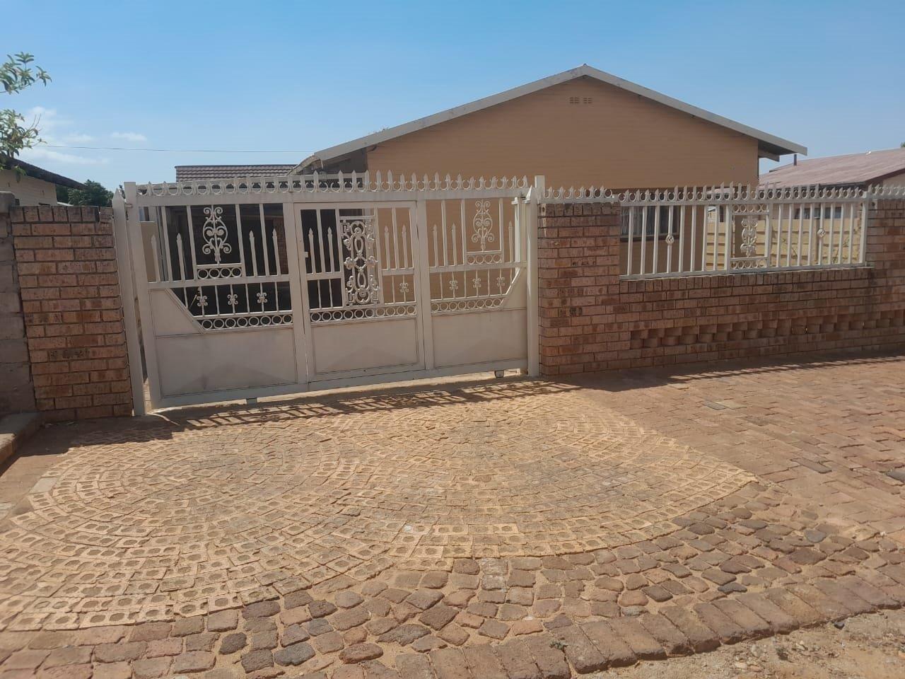 Lebowakgomo Property Houses for sale in Lebowakgomo