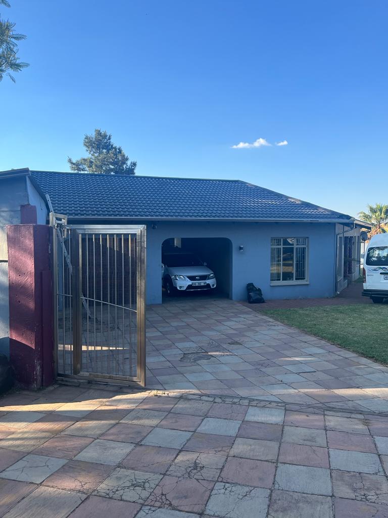 3 Bedroom House for sale in Die Heuwel P24113523649