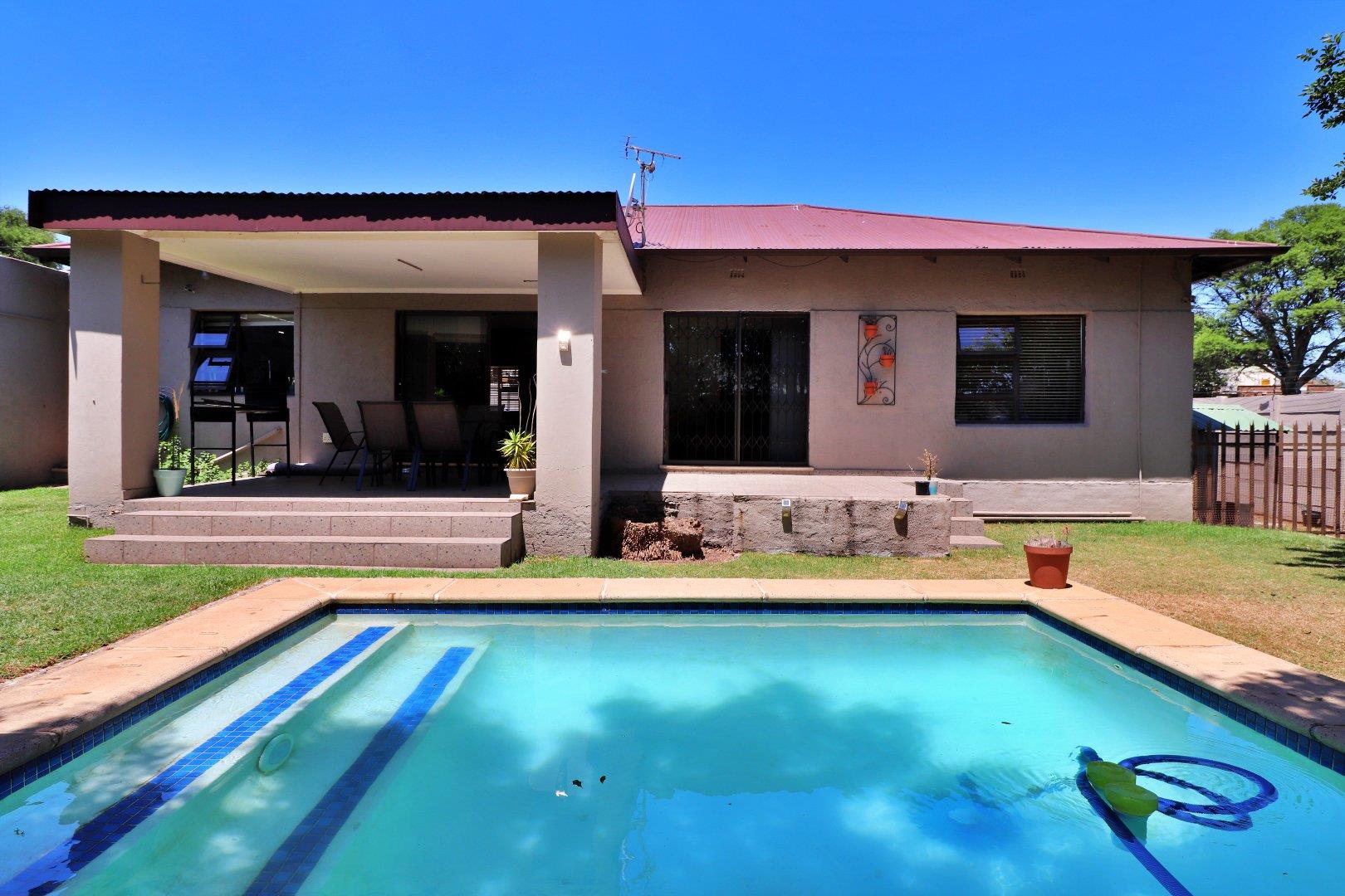 3 Bedroom House for sale in Solheim 59 Sun Street P24113621405