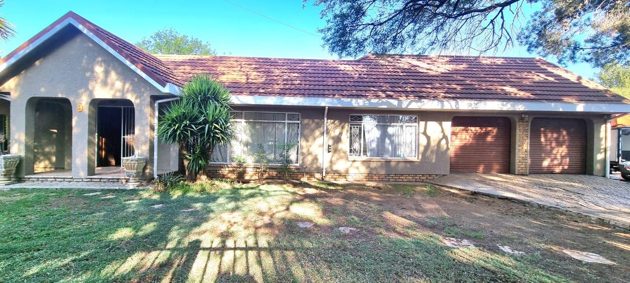 3 Bedroom House for sale in Lichtenburg P24113523840