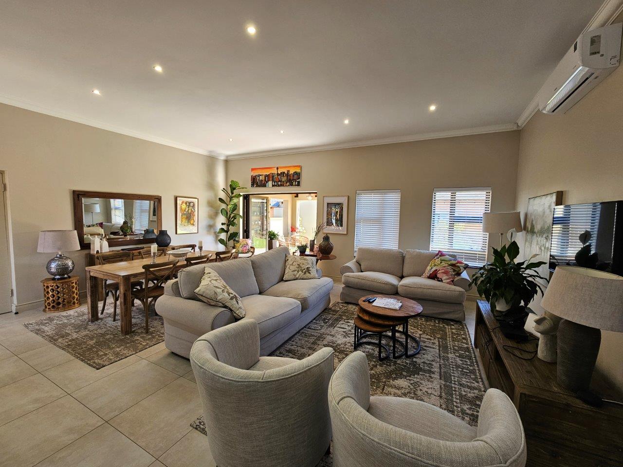 2 Bedroom House for sale in Retire at Midstream P24113524117